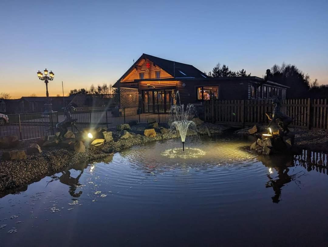 Apple Tree Lodge Hot Tub 3 Bedroom 2 Bars Morpeth Exterior foto